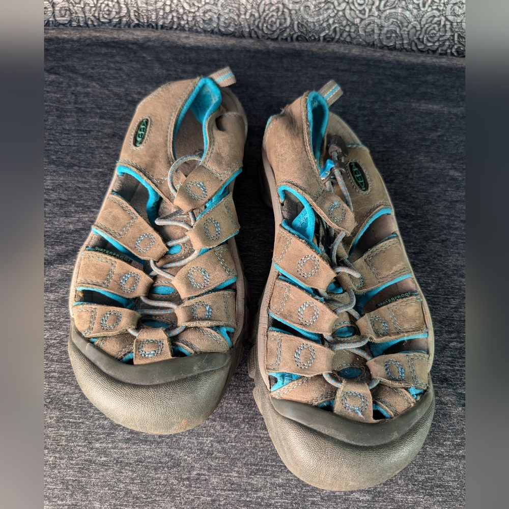 Keen Sandals Women 8 Newport Grey and Blue water Shoes Camping Trail